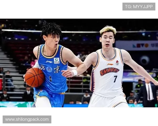 上海篮球队节奏之争引发热议球迷观点各异的背后故事 上海篮球队节奏之争引发热议球迷观点各异的背后故事